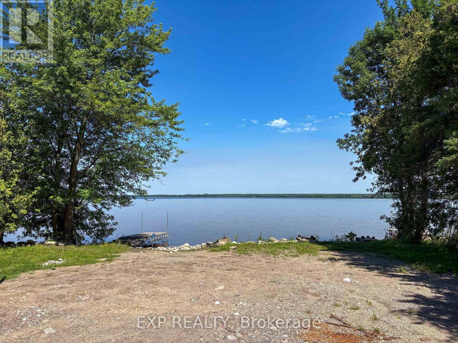 Property Photo:  11 Engineer Lane  ON K7V 3Z8 