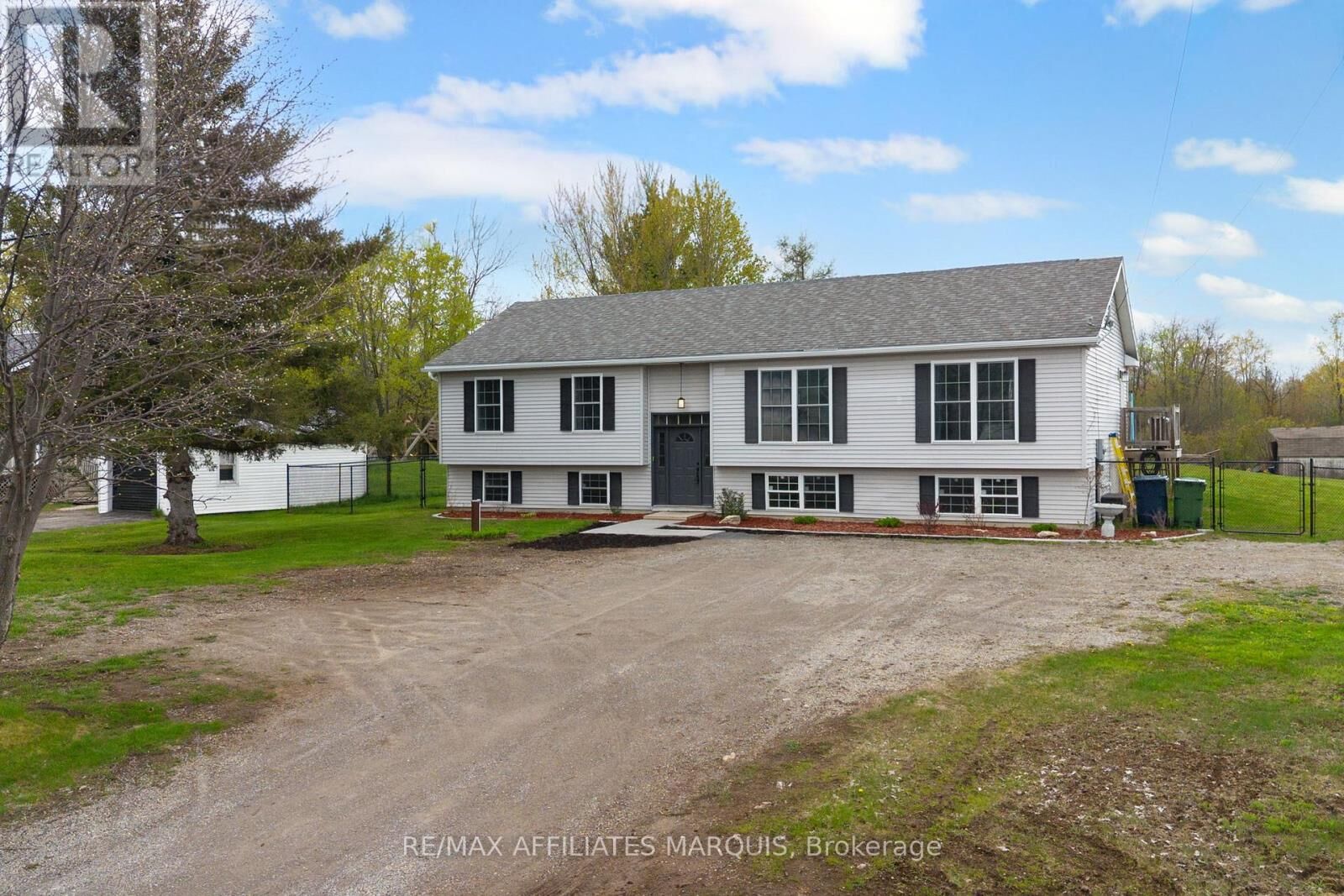Property Photo:  462 Highway 15 Road  ON K7A 5B8 