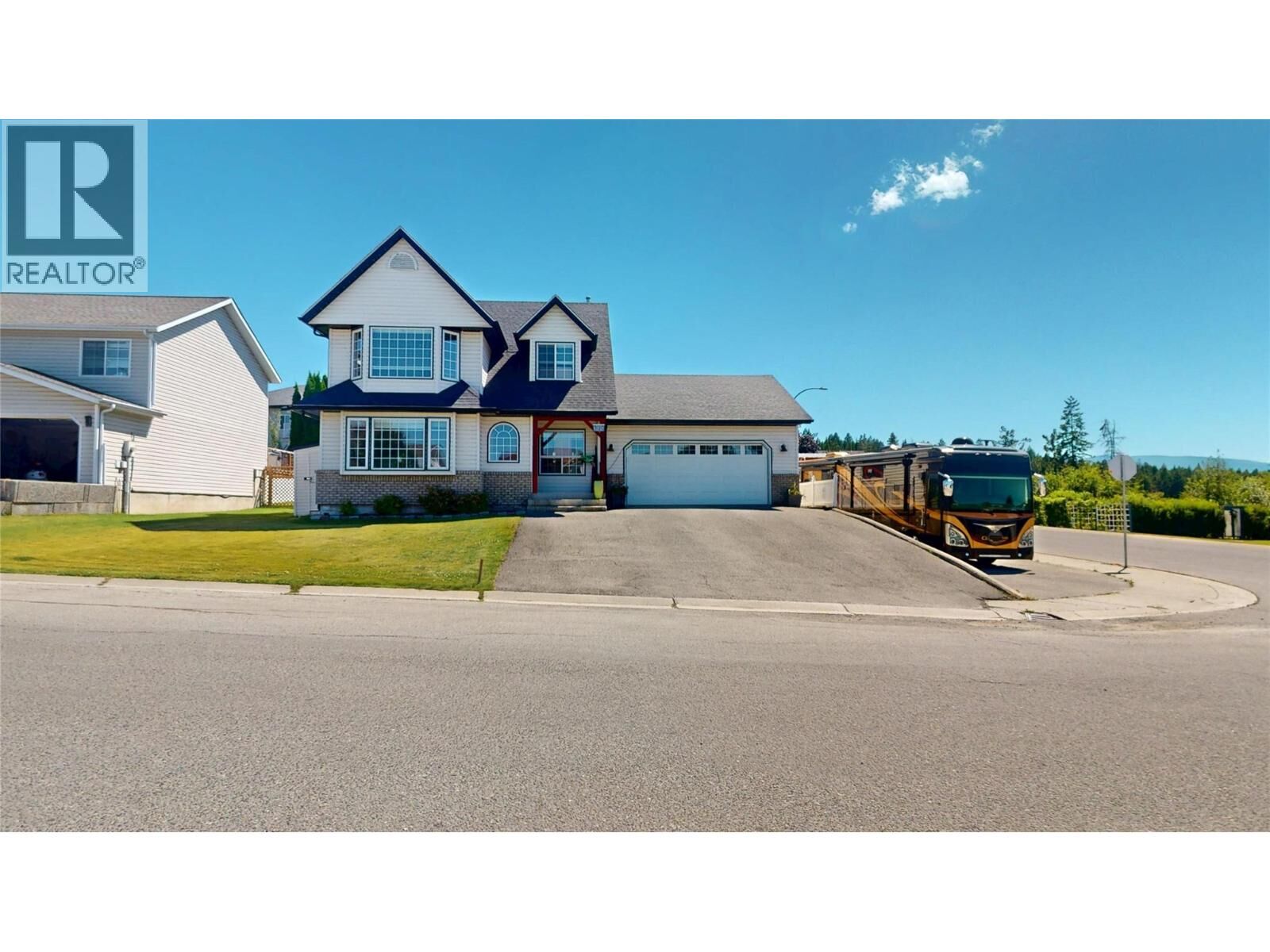 Property Photo:  101 15th Street South  BC V1C 6A6 