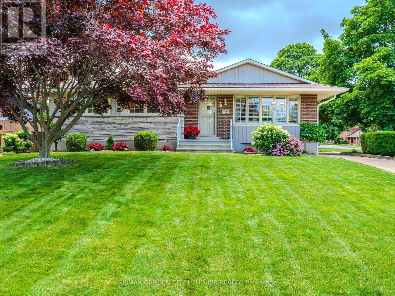 Property Photo: 2 Croydon Drive ON L2M 1J2