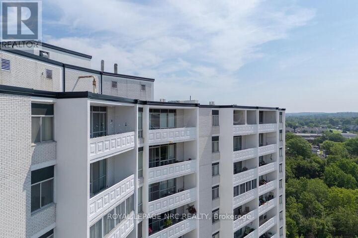 Property Photo:  15 Towering Heights Boulevard 1301  ON L2T 3G7 