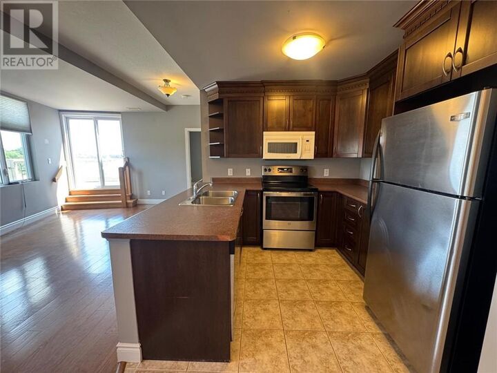 Photo de la propriété: 15 Maki Avenue Unit# 504 ON P3E 2P3