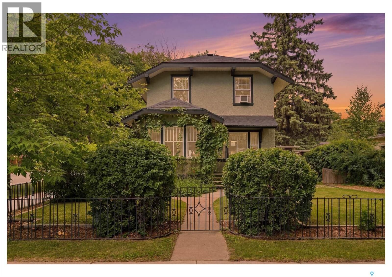 Property Photo: 322 29th Street W SK S7L 0M1