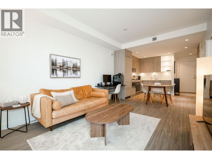 Property Photo: 707 East 3rd Street 214 BC V7L 1G8