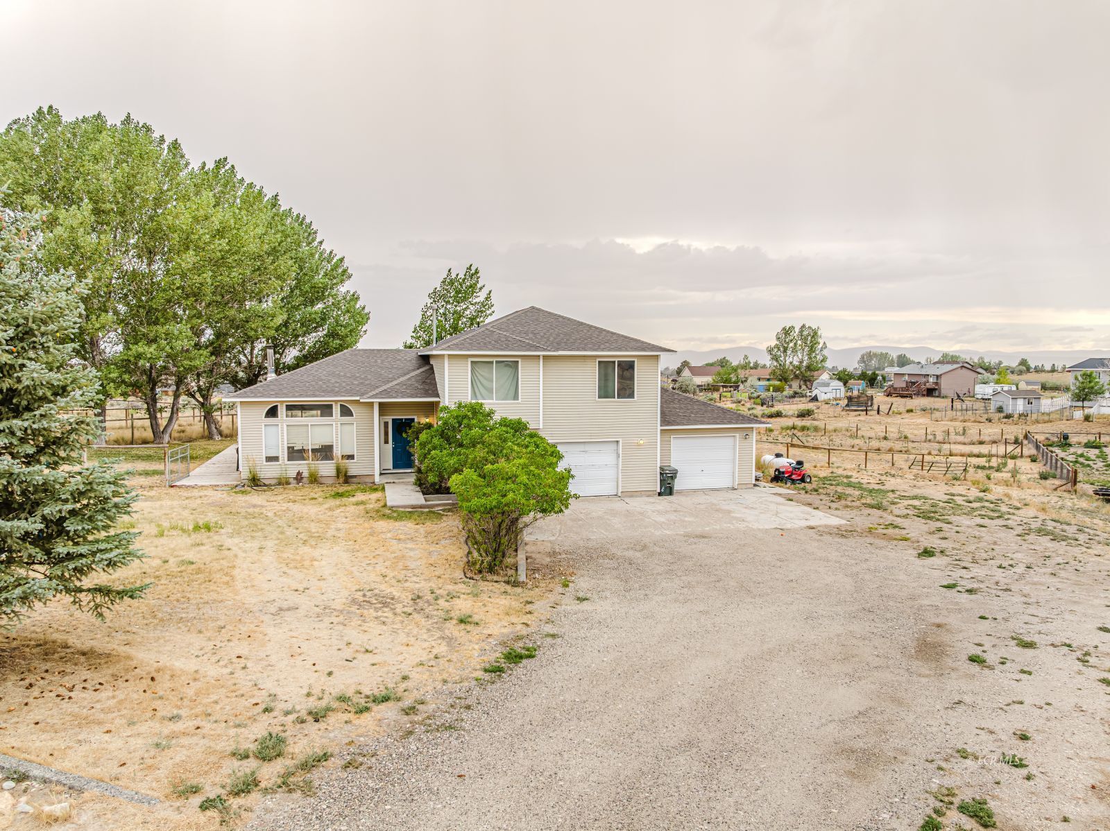 Property Photo:  811 White Oak Drive  NV 89815 
