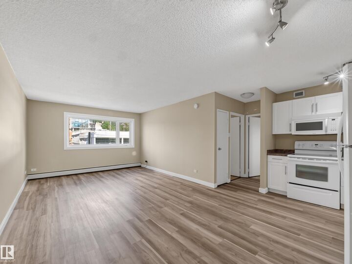 Property Photo: 9710 105 Street NW 502 AB T5K 1A4