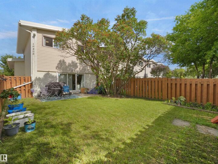 Property Photo: 16405 89 Avenue NW B AB T5R 4S1