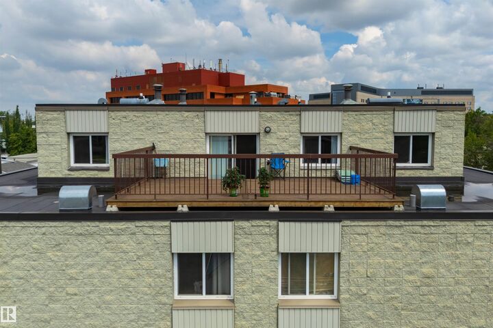 Property Photo: 11026 106 Street NW 401 AB T5H 2Y4