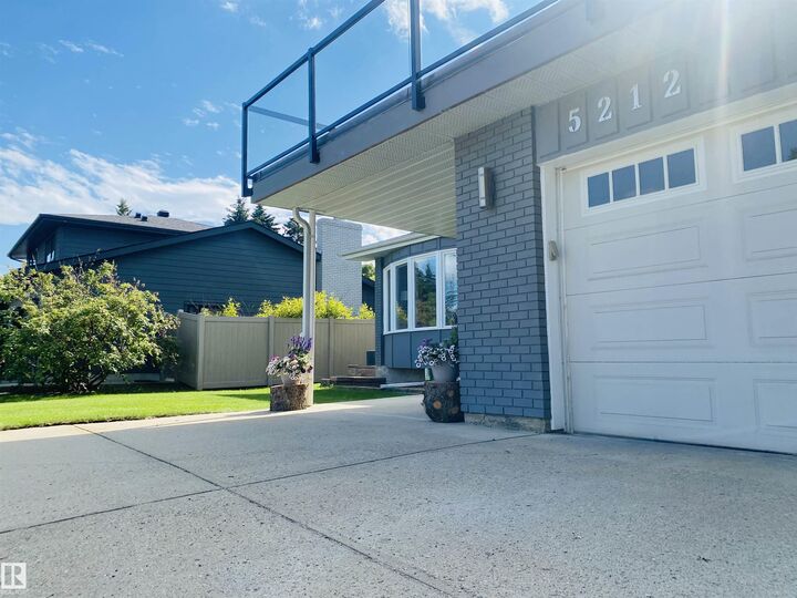 Property Photo:  5212 142 Street NW  AB T6H 4B4 