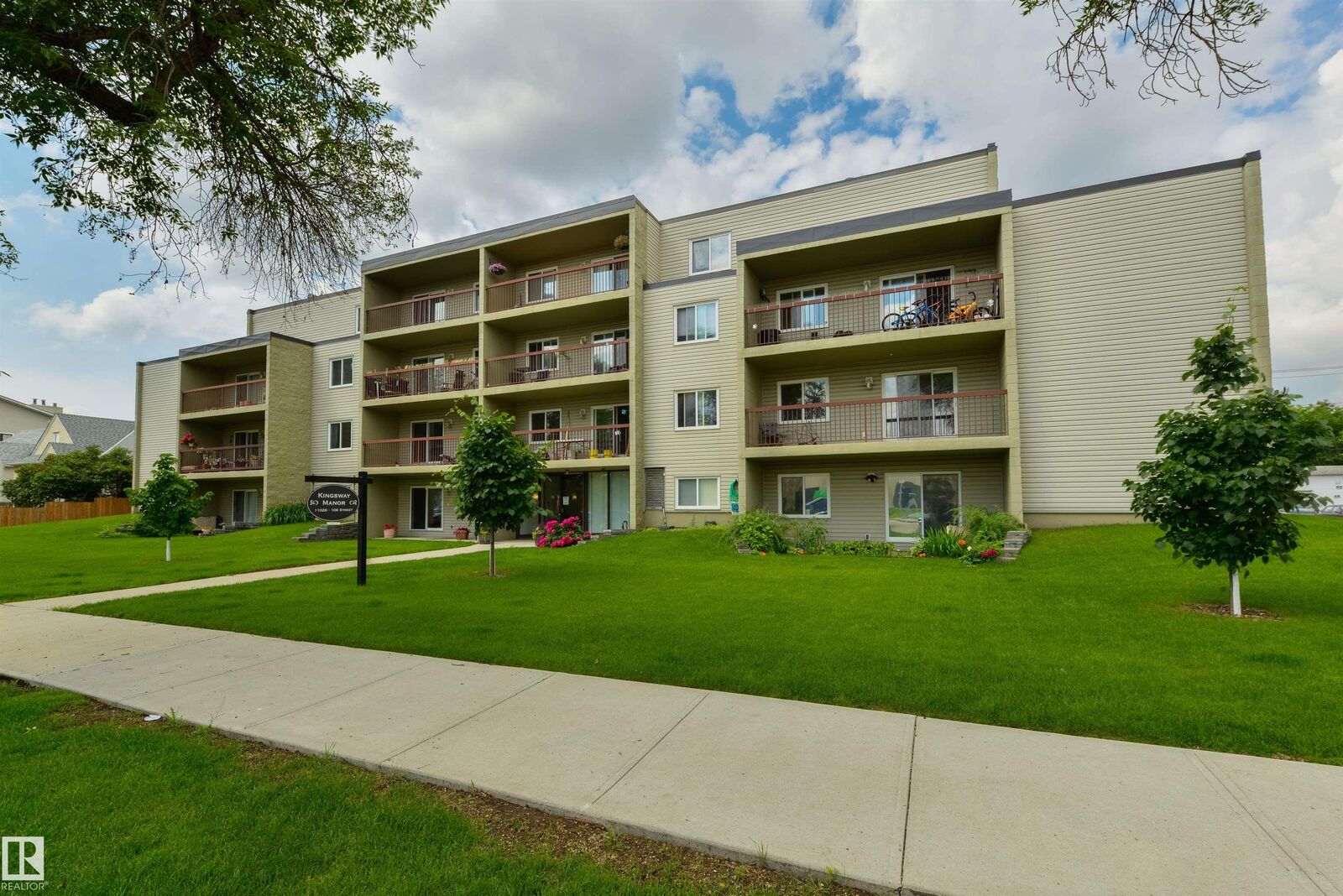 Property Photo: 11026 106 Street NW 204 AB T5H 2Y4