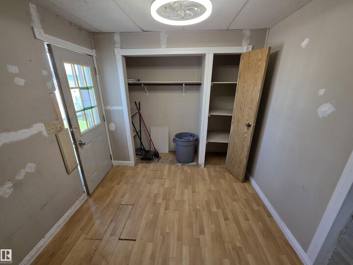 Property Photo:  5220 44 Avenue 9  AB T0C 0V0 