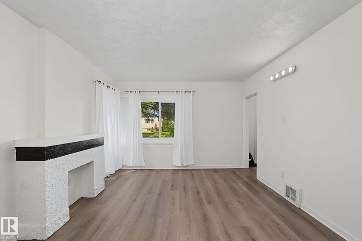 Property Photo: 11147 78 Avenue NW AB T6G 0M5
