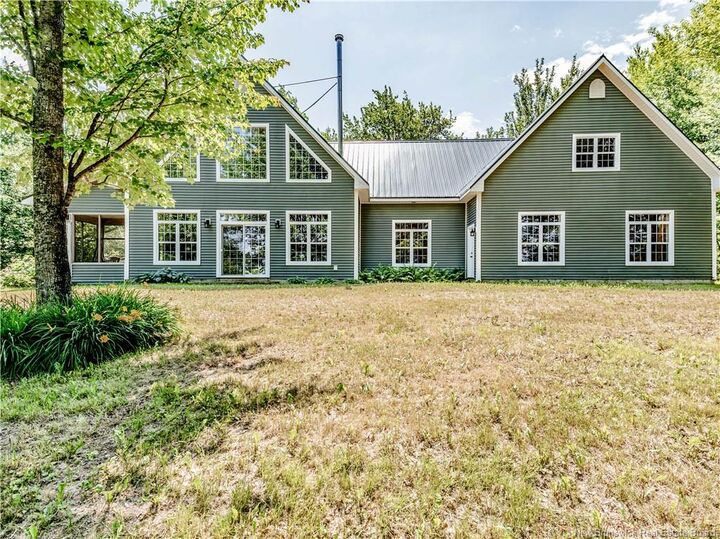 Property Photo:  304 Saint-Ignace  NB E4X 1Y2 