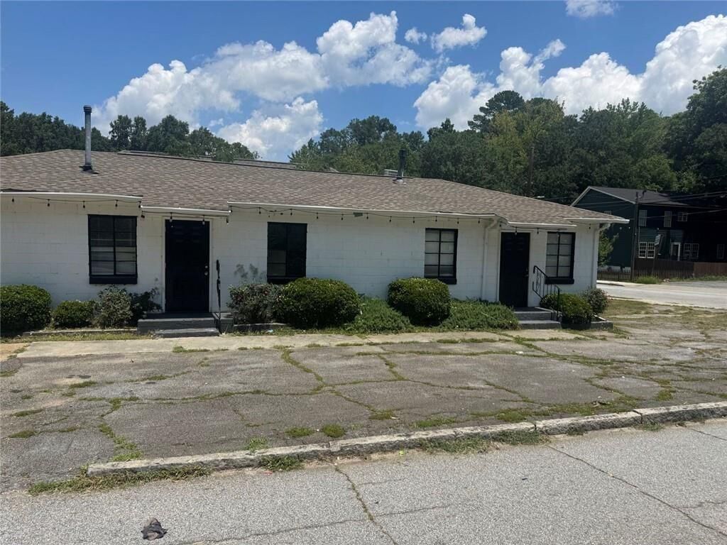 Property Photo:  985 Oakland Drive SW  GA 30310 