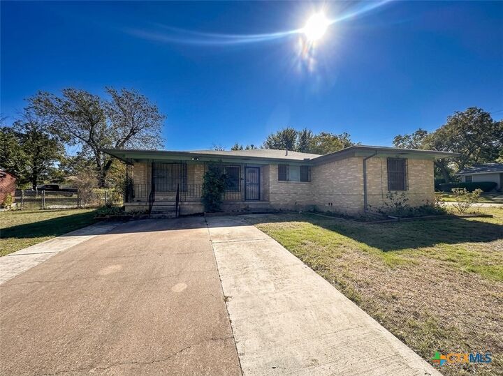 Property Photo: 1110 Searcy Drive TX 76543