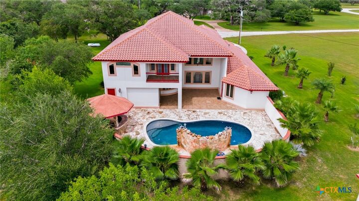 Property Photo:  48 Post Oak Run  TX 77968 