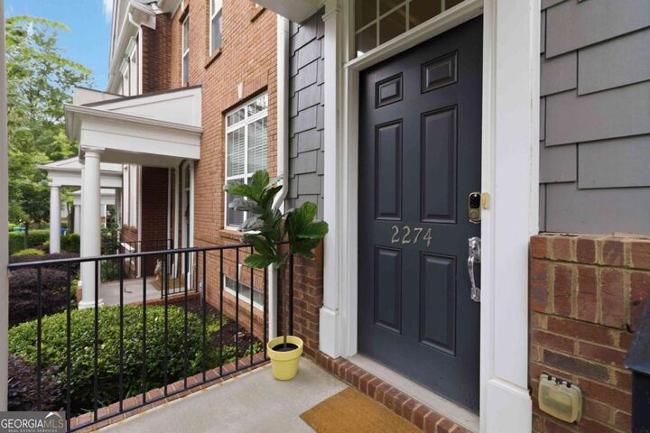 Property Photo:  2274 Limehurst Drive NE  GA 30319 
