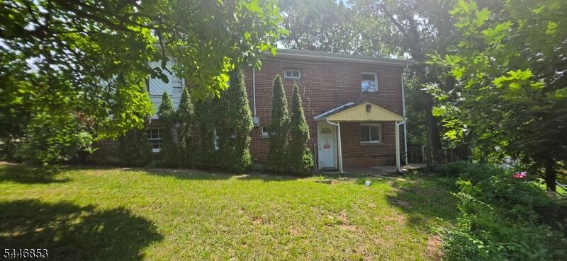 Property Photo:  70 Wood Ave  NJ 08830 