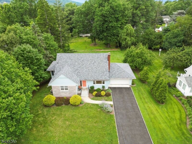 Property Photo: 70 Kingwood Dr NJ 07424