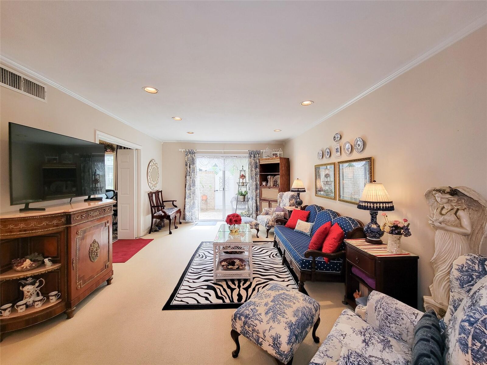Property Photo: 2601 Bellefontaine Street A104 TX 77025