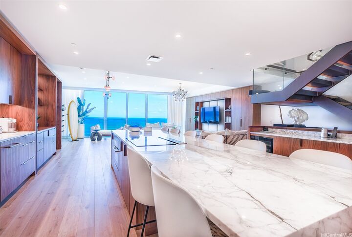 Property Photo:  2139 Kuhio Avenue Phb  HI 96815 