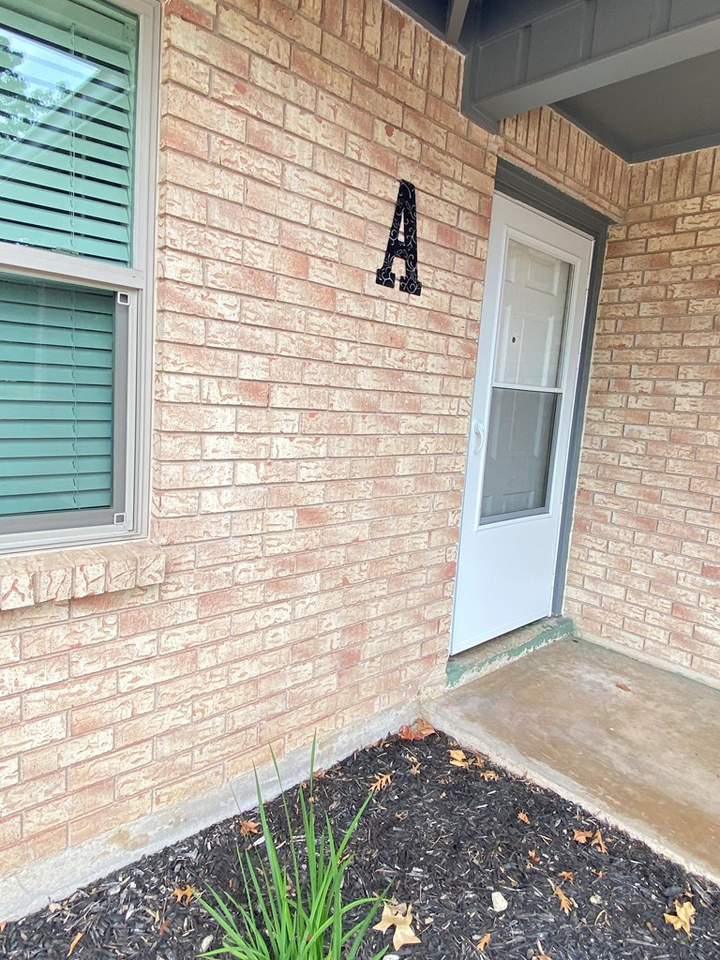 Property Photo: 205 A&Ampb N Manor Dr TX 78028