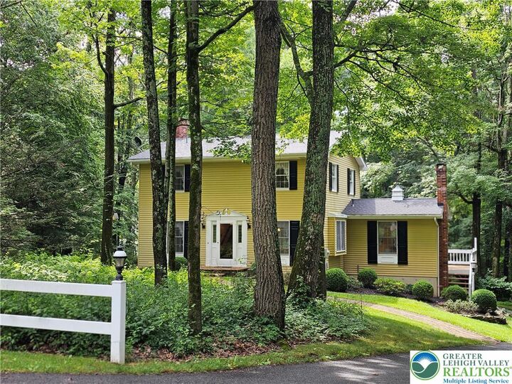 Property Photo: 125 Ridge Court PA 18353