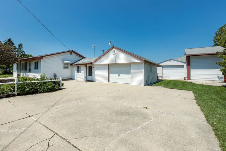 Property Photo: 1530 W Beaver MI 48611