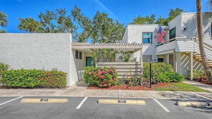 Property Photo: 301 Timberlake Drive FL 34210