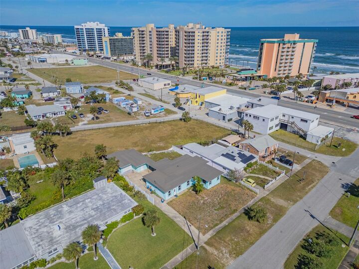 Property Photo:  135 Park Avenue  FL 32118 