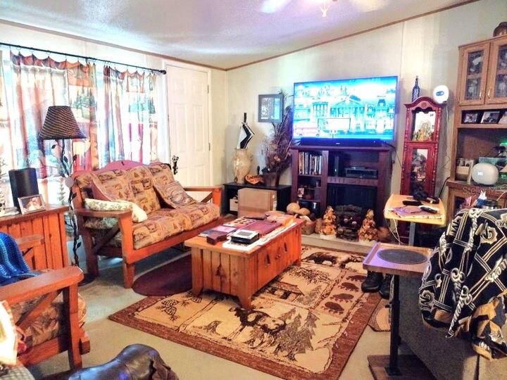 Property Photo: 1176 County Road 305 FL 32110