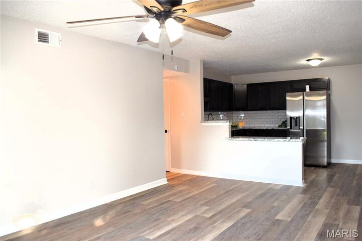 Property Photo:  5766 Westphalia Lane B  MO 63129 