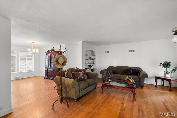 Property Photo: 110 E Main Street MO 63851