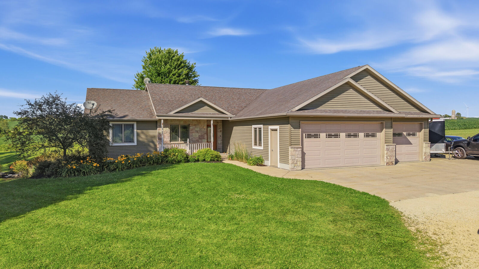 Property Photo: N5940 E Neda Rd WI 53035