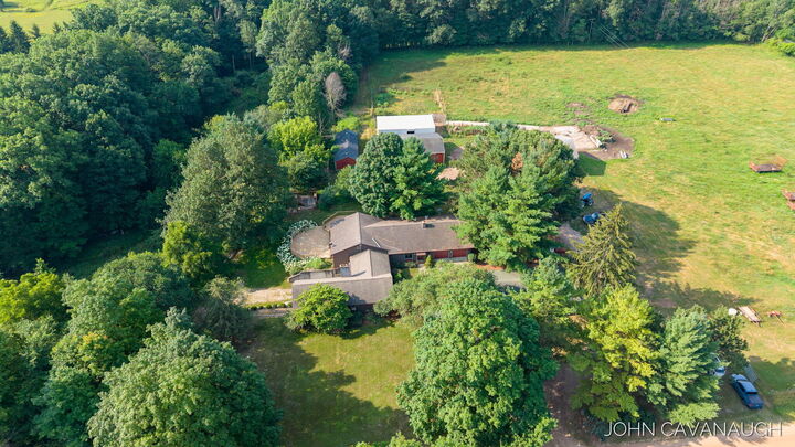 Property Photo:  9516 Taft Street  MI 49404 