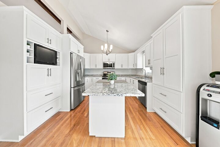 Property Photo: 629 Poplar Avenue IL 60446
