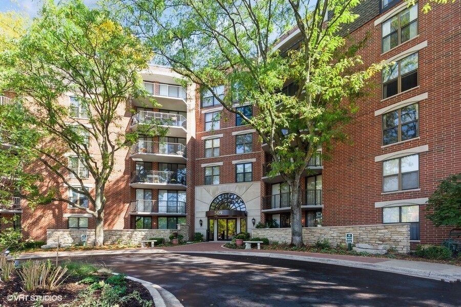Property Photo: 509 Aurora Avenue 108 IL 60540