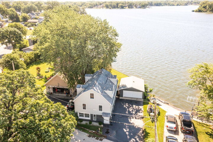 Property Photo: 163 Eagle Point Road 2 IL 60020