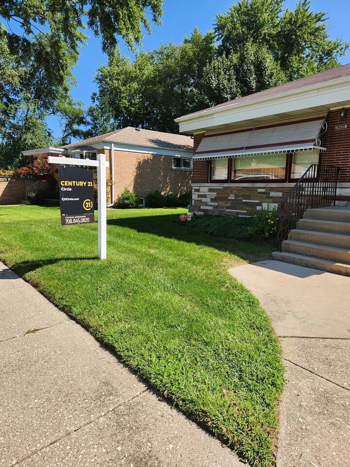 Property Photo: 14415 S Saginaw Avenue S IL 60633
