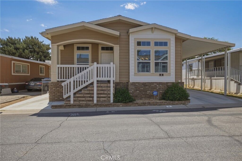 Property Photo: 1444 Michigan Avenue 5 CA 92223