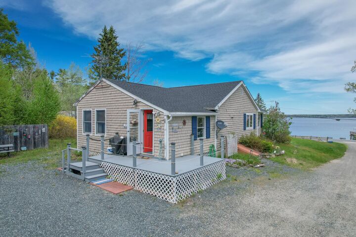 Property Photo:  1069 Newbury Neck Road  ME 04684 