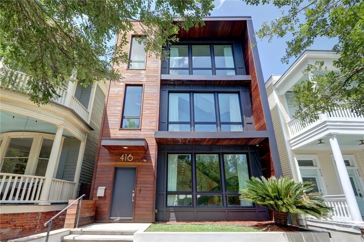 Property Photo:  416 E Bolton Street  GA 31401 