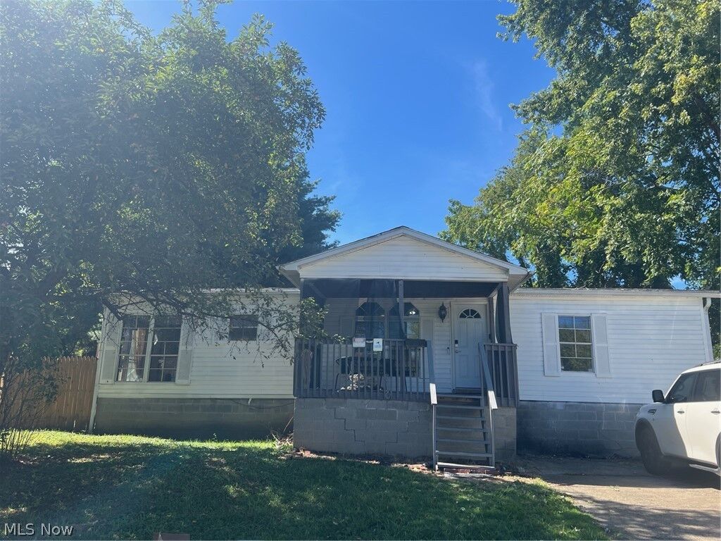 Property Photo:  925 Lynn Street  WV 26101 