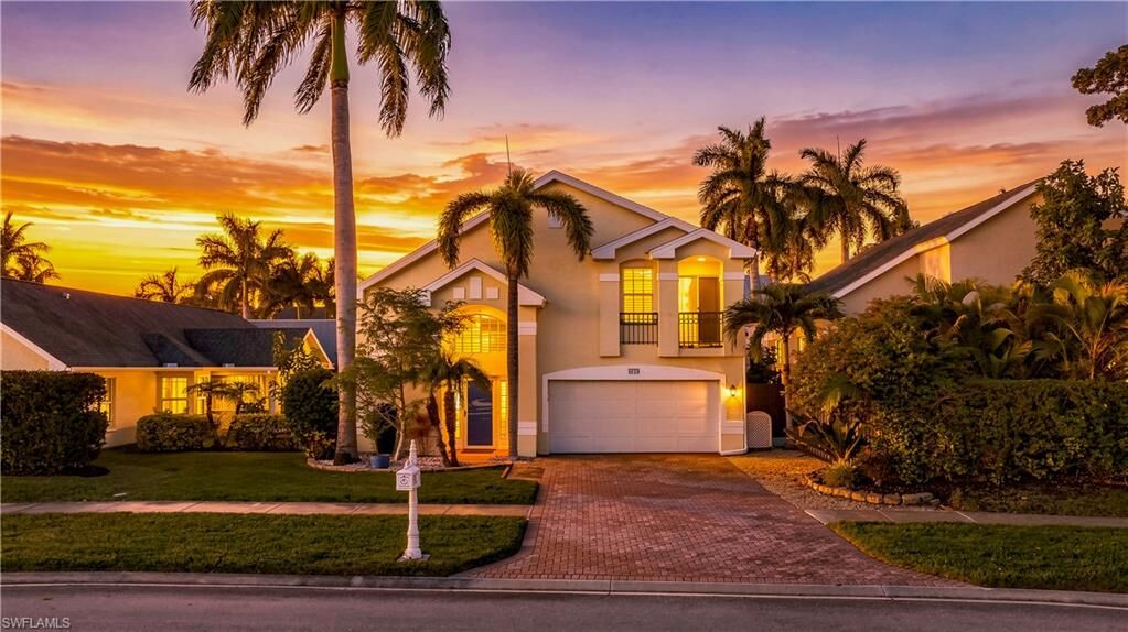 Property Photo: 3570 Kent Dr FL 34112