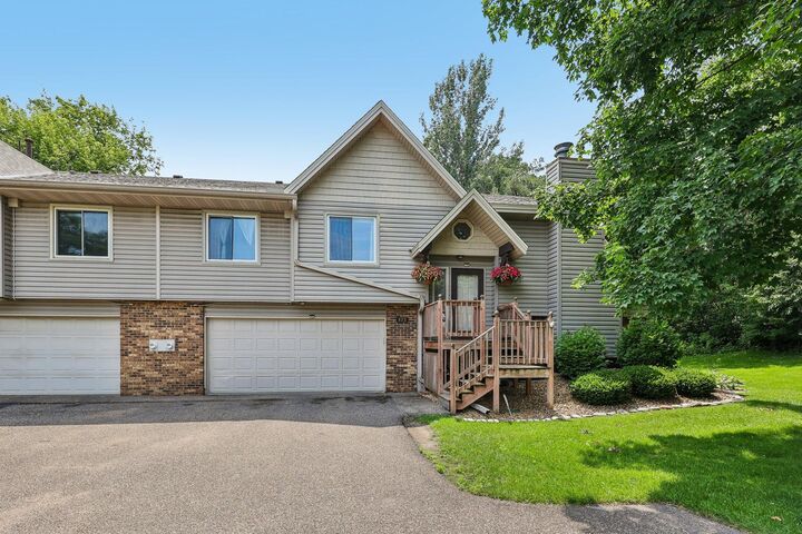 Property Photo:  173 Galtier Place  MN 55126 