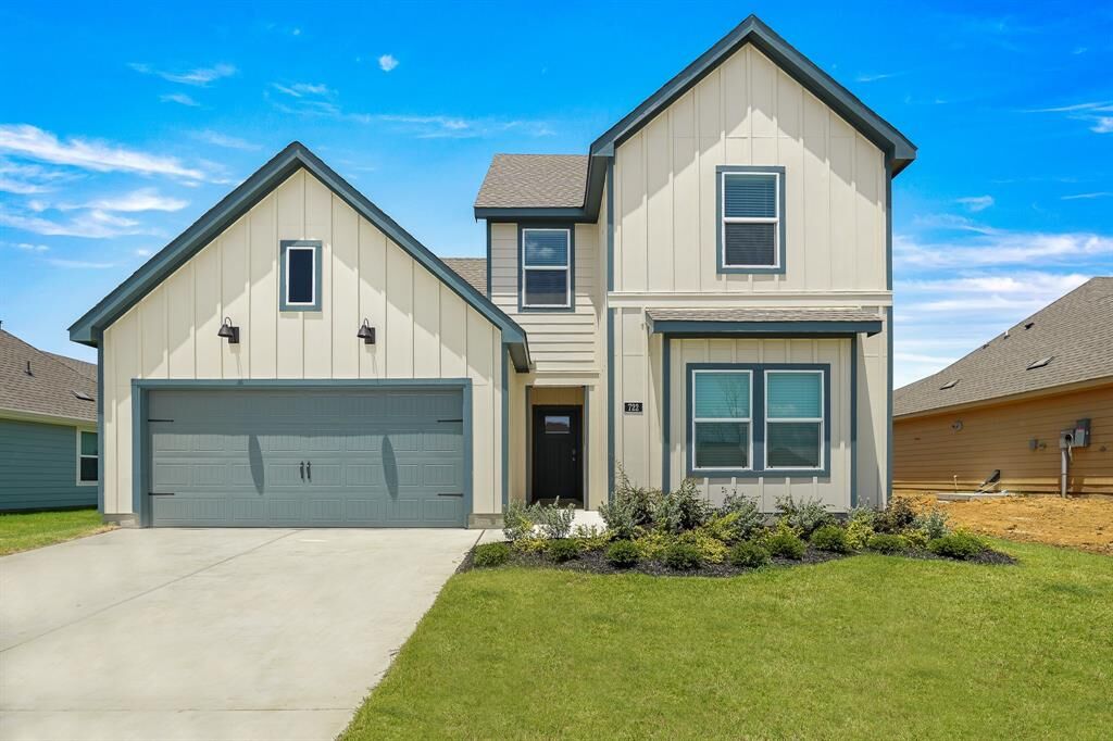 Property Photo: 722 Sweet Pea Drive TX 76258
