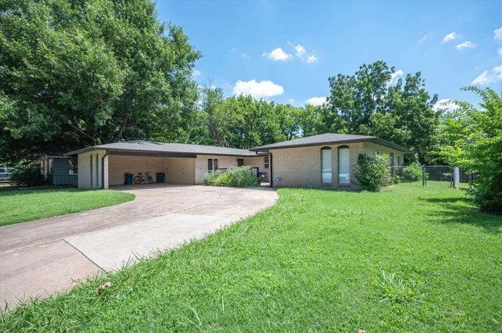 Property Photo: 607 S Willis Street 607 &Amp 609 OK 74074