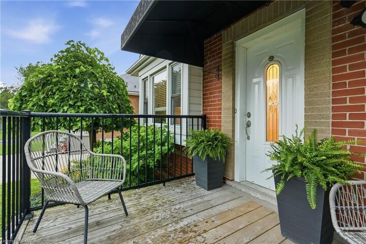 Property Photo:  13 East 41st Street  ON L8T 2Z3 