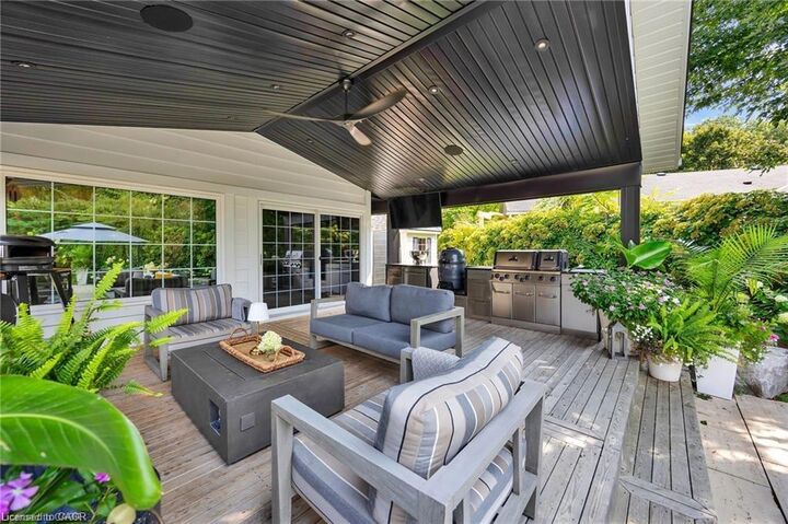 Property Photo: 79 Somerset Crescent ON N2L 1N1