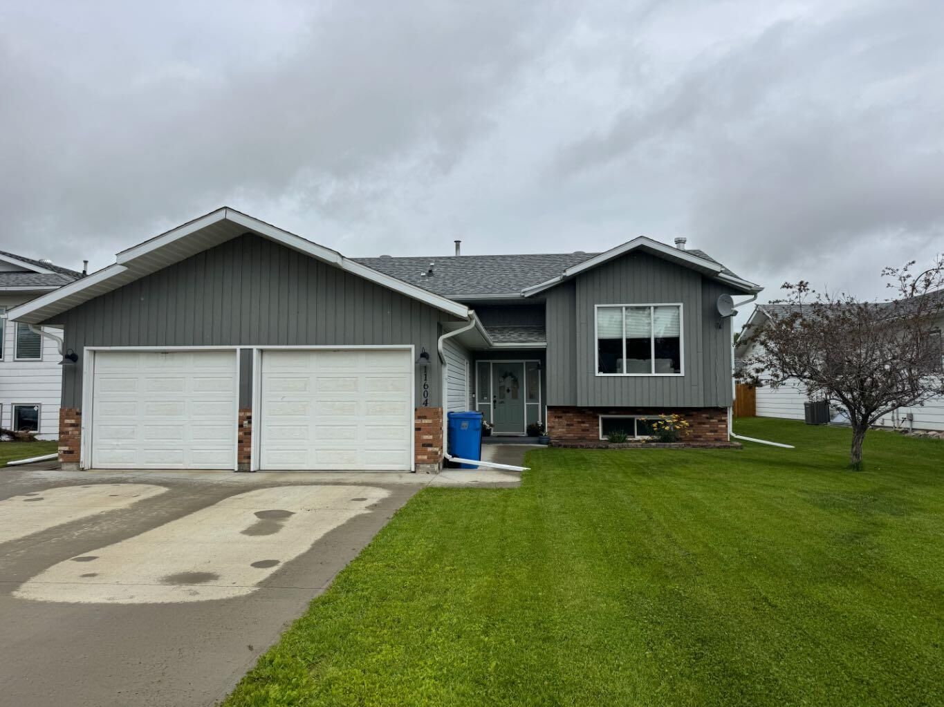 Property Photo:  11604 106 Avenue  AB T0H 1L0 